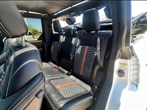 White 2023 Ford Bronco Outer Banks