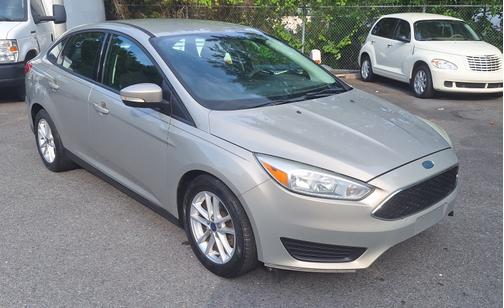 Gold 2015 Ford Focus SE