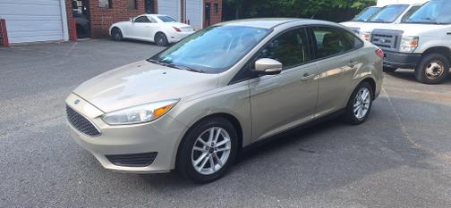 Gold 2015 Ford Focus SE