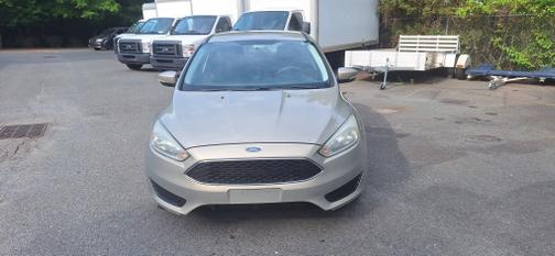 Gold 2015 Ford Focus SE