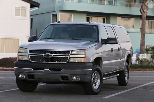2005 Chevrolet Silverado 2500 LT H/D Crew Cab
