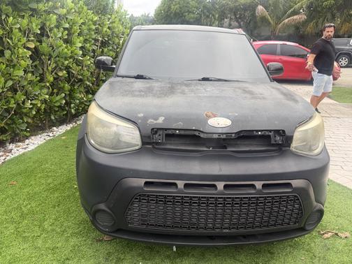 Black 2014 Kia Soul Base