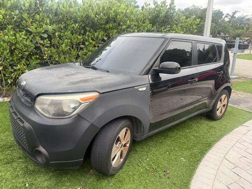 Black 2014 Kia Soul Base