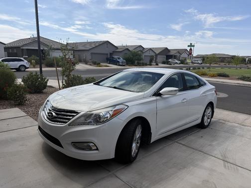 White 2013 Hyundai Azera Base
