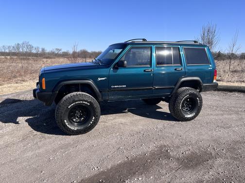 1998 Jeep Cherokee Sport 4WD