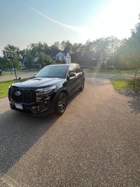Black 2025 Ford Explorer ST-Line 4WD