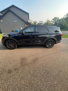 Black 2025 Ford Explorer ST-Line 4WD