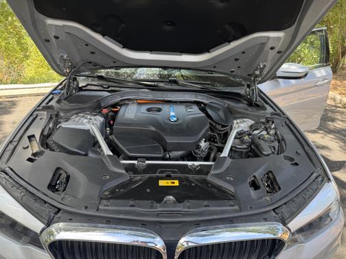 2020 BMW 530e xDrive iPerformance