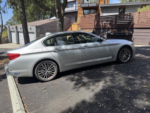 2020 BMW 530e xDrive iPerformance
