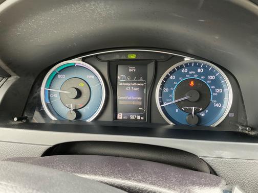 Photo 5 of 30 of 2016 Toyota Camry Hybrid XLE