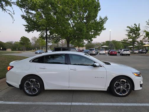White 2020 Chevrolet Malibu LT