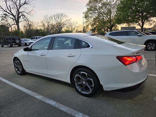 White 2020 Chevrolet Malibu LT