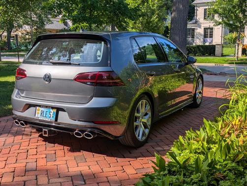Gray 2019 Volkswagen Golf R 4-Door w/DCC & Navigation