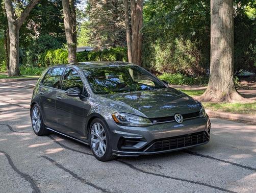 Gray 2019 Volkswagen Golf R 4-Door w/DCC & Navigation