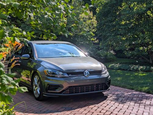 Gray 2019 Volkswagen Golf R 4-Door w/DCC & Navigation
