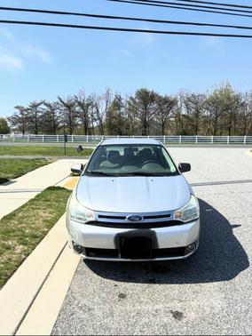 Silver 2010 Ford Focus SE