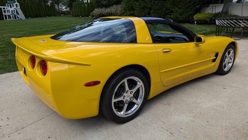 2003 Chevrolet Corvette Base