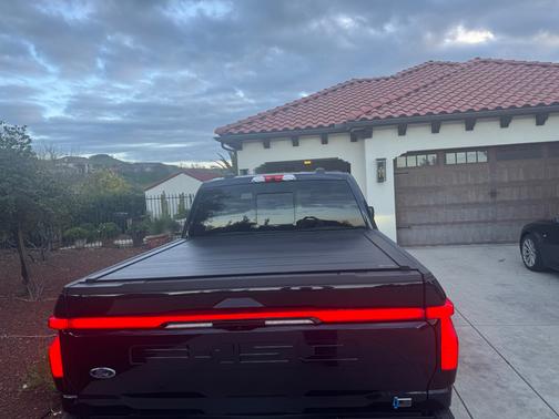 2023 Ford F-150 Lightning Platinum