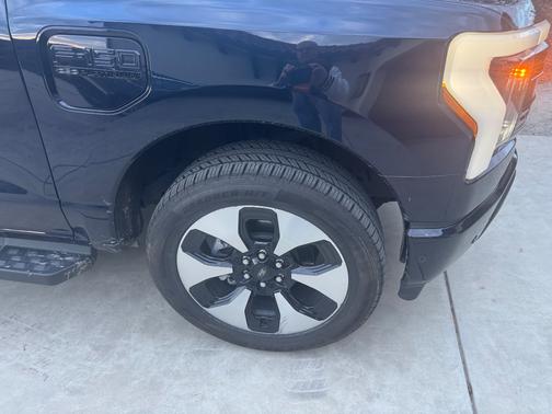 2023 Ford F-150 Lightning Platinum