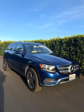 Blue 2018 Mercedes-Benz GLC 300 Base