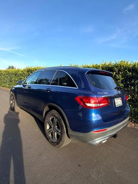 Blue 2018 Mercedes-Benz GLC 300 Base
