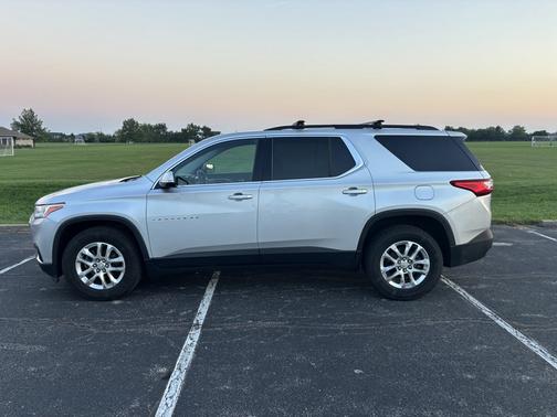 Silver 2019 Chevrolet Traverse LT Cloth