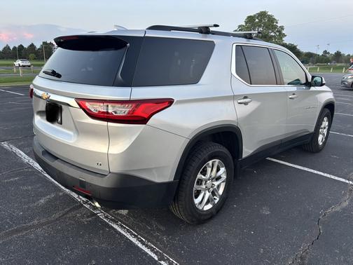 Silver 2019 Chevrolet Traverse LT Cloth