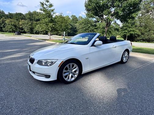 White 2013 BMW 328 i