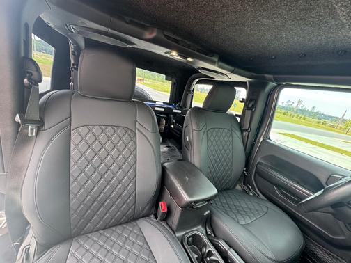 Gray 2019 Jeep Wrangler Sport