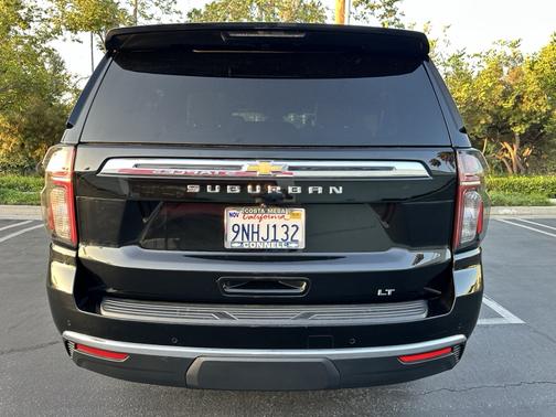 2023 Chevrolet Suburban LT