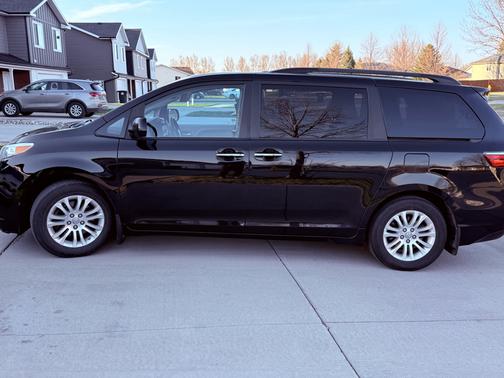 Black 2017 Toyota Sienna XLE