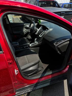 Red 2013 Ford Focus SE