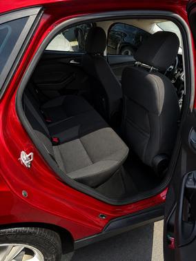 Red 2013 Ford Focus SE