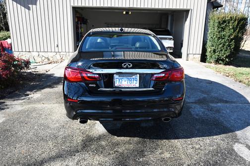 2018 INFINITI Q70 3.7X LUXE