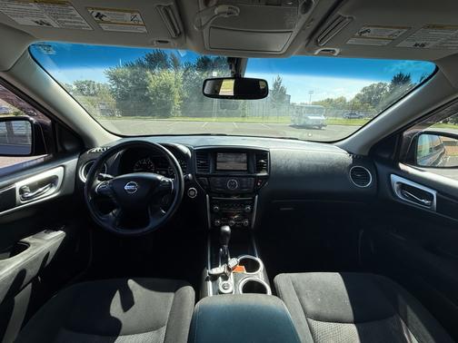 2015 Nissan Pathfinder SV