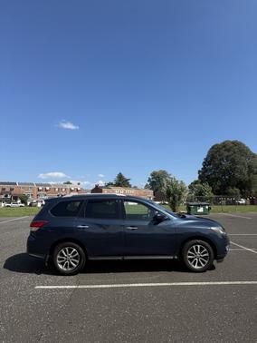 2015 Nissan Pathfinder SV