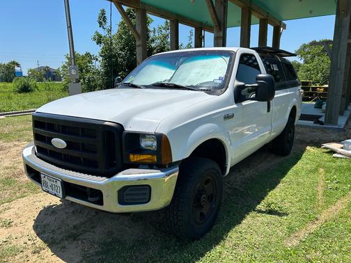 White 2006 Ford F-250 XL Super Duty