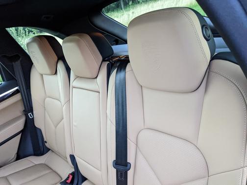 2014 Porsche Cayenne Cayenne Platinum Edition