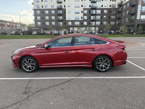 Red 2018 Hyundai SONATA Limited 2.0T+