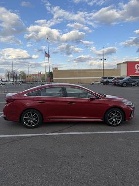 Red 2018 Hyundai SONATA Limited 2.0T+
