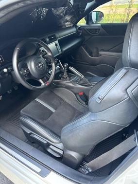 2023 Toyota GR86 Premium