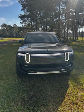 2025 Rivian R1S Adventure Dual-Motor Max Pack