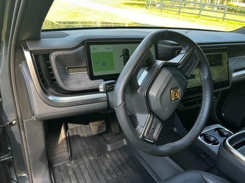 2025 Rivian R1S Adventure Dual-Motor Max Pack