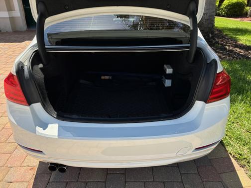 2012 BMW 328 i