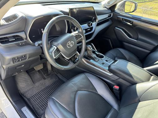 2023 Toyota Highlander Hybrid Limited