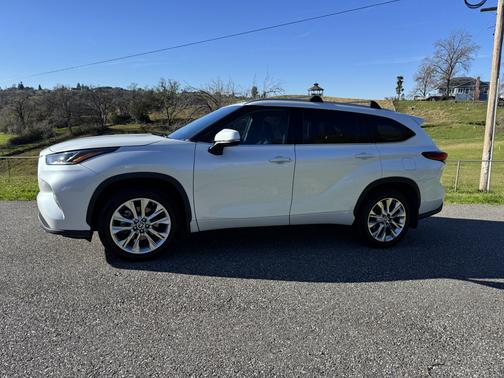 2023 Toyota Highlander Hybrid Limited