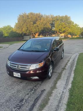 Purple 2012 Honda Odyssey Touring