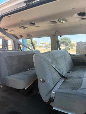 White 2005 Ford E350 Super Duty XLT Extended Wagon