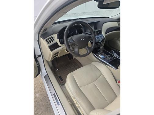2015 INFINITI Q70L 3.7