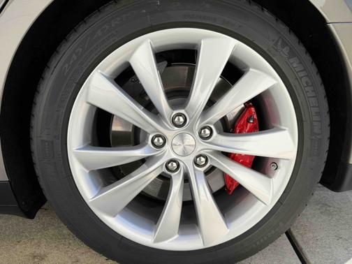 2015 Tesla Model S P90D